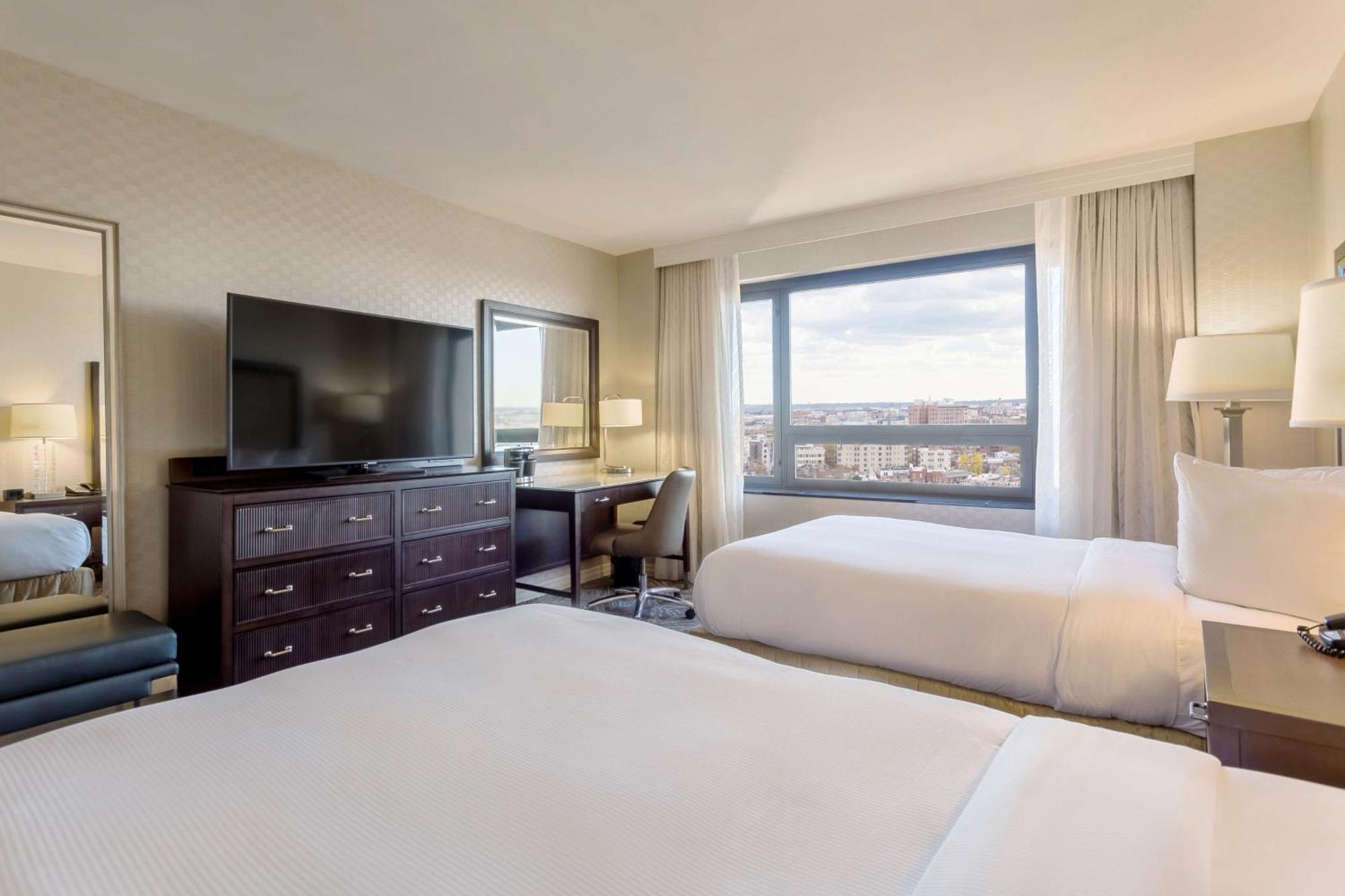 Hilton Hotel 3*