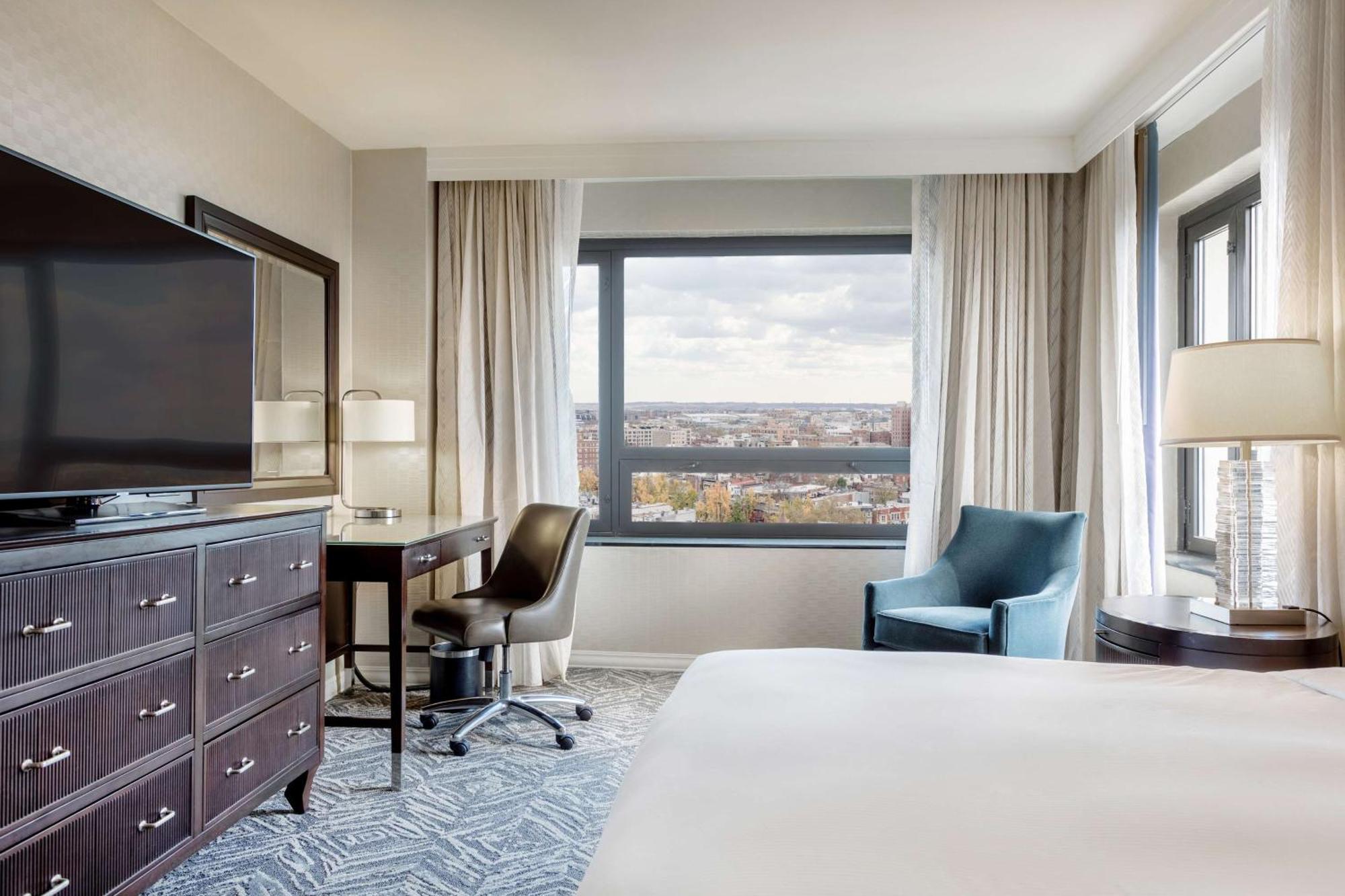 Hilton Hotel 3*